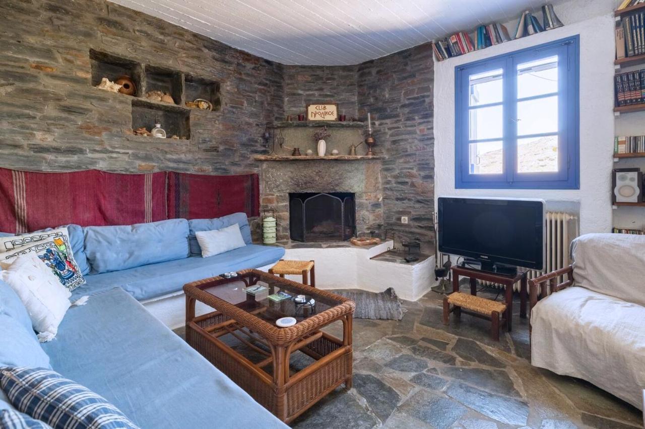 Traditional Village House On Kea Milopótamos Esterno foto